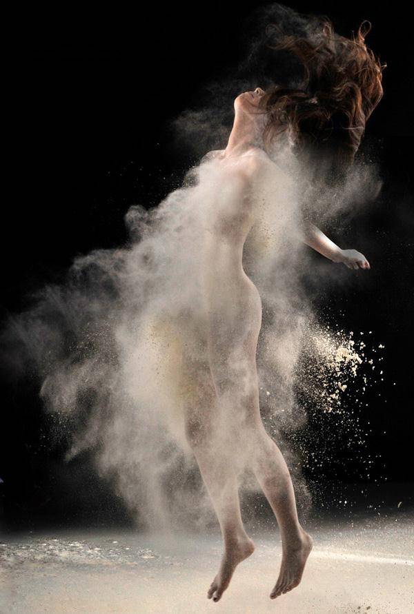 性感美国辣妹演绎人体艺术诱惑