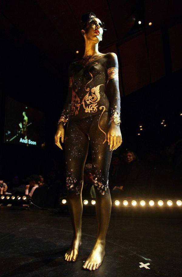 狂放美国模特性感人体艺术照片