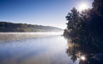 河边自然风光景色图片下载
