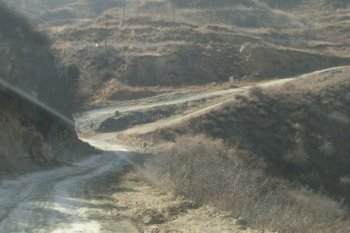 萧瑟意境山路的图片