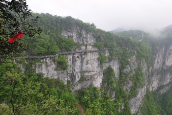 湖南张家界天门山图片  张家界玻璃栈道怎样惊险吗？