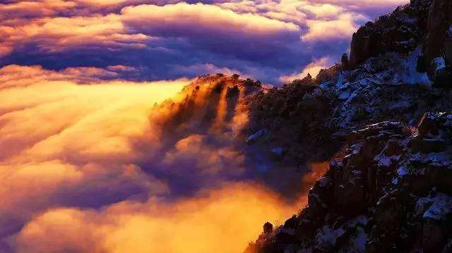 壮观山峰电脑桌面风景壁纸