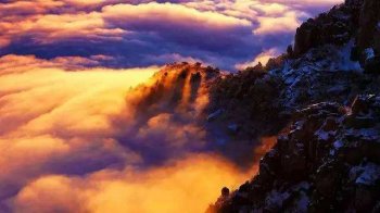 壮观山峰电脑桌面风景壁纸