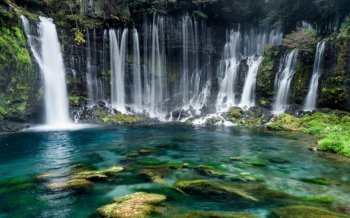 壮观秀丽的高山流水风景图片