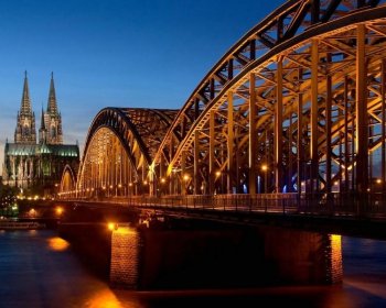 温馨夜景大桥图片