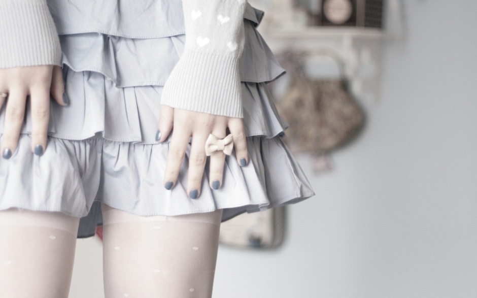 清新夏季唯美女生超短裙宽屏win8壁纸美女网友的清凉裙