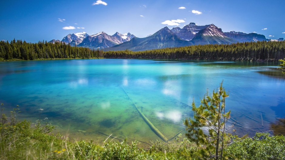 梦幻蓝天白云清新风景图片