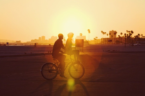夕阳下的甜蜜爱侣晚霞图片合集