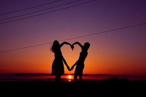 夕阳下的甜蜜爱侣晚霞图片合集