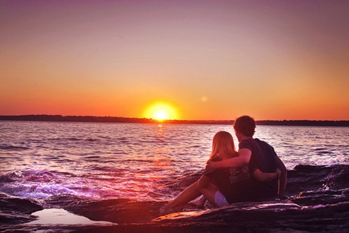 夕阳下的甜蜜爱侣晚霞图片合集