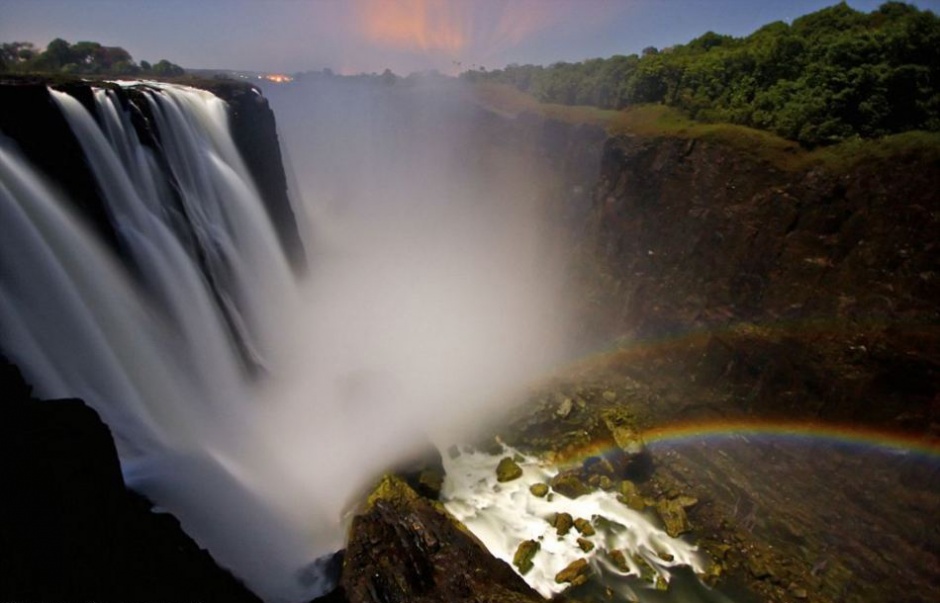 神奇的维多利亚瀑布风景图片