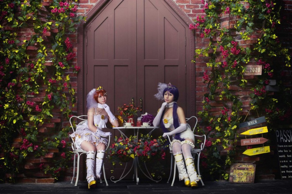 丰满的东条希cosplay美女图片