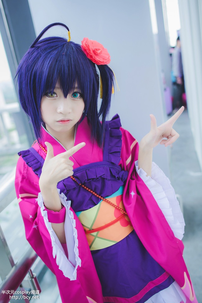 萌妹小鸟游六花cosplay图片