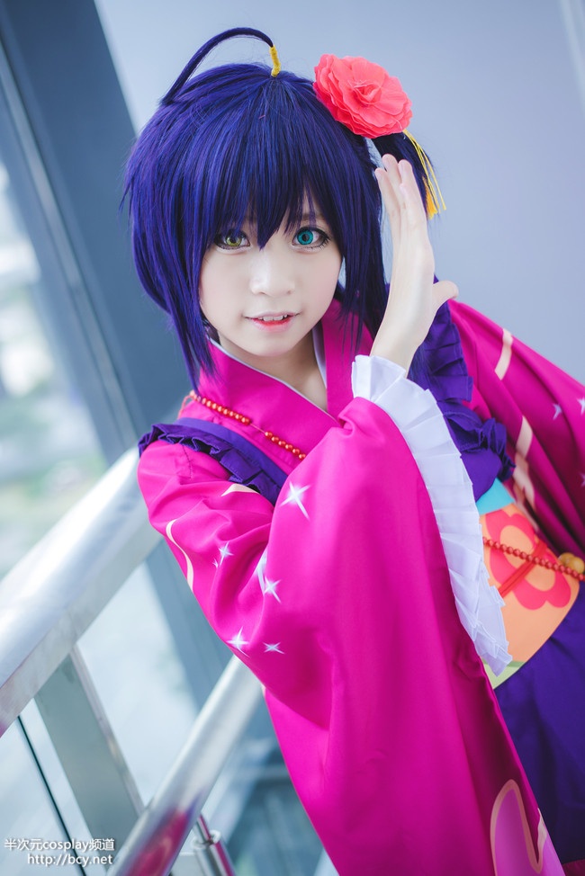 萌妹小鸟游六花cosplay图片