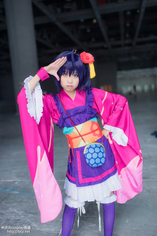 萌妹小鸟游六花cosplay图片