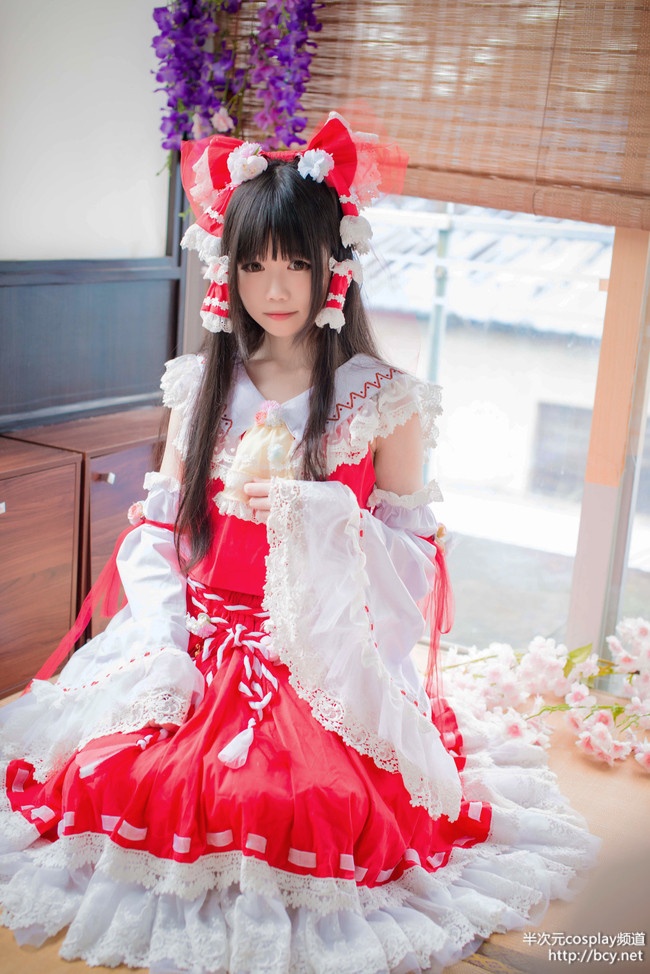 博丽灵梦东方cos高清图片