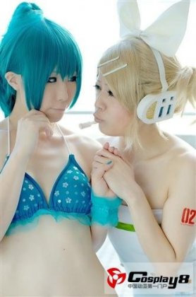 泳装美女性感cosplay初音未来