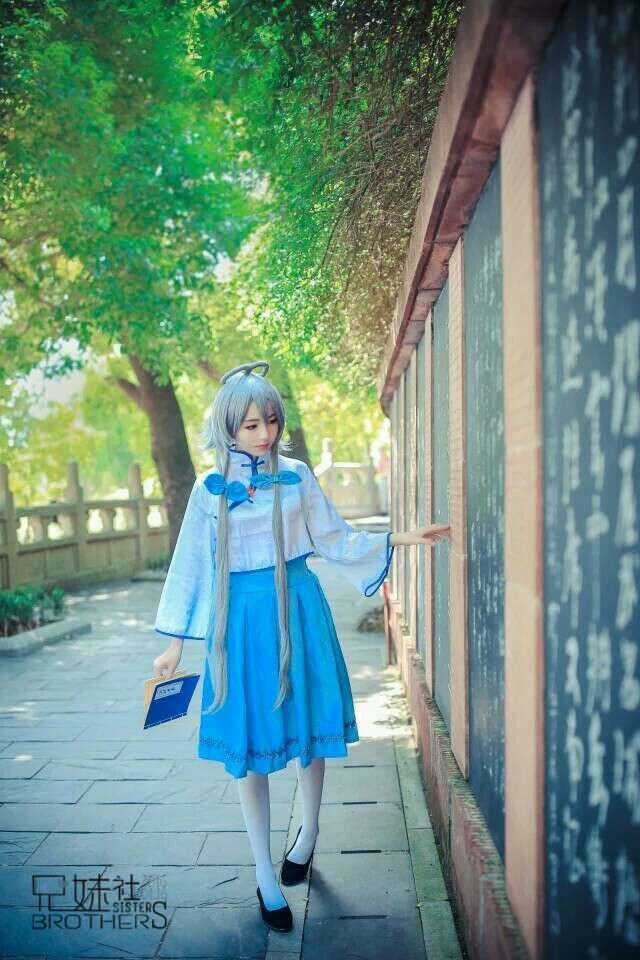 洛城书苑洛天依Cosplay写真