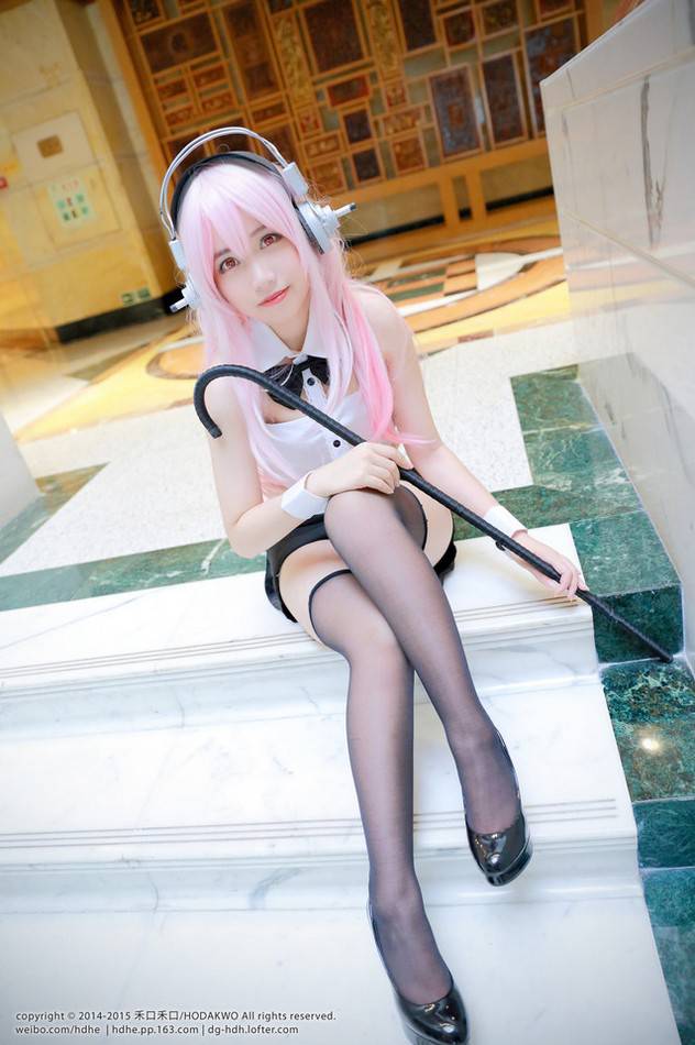 穿黑丝的超级索尼子cos图片