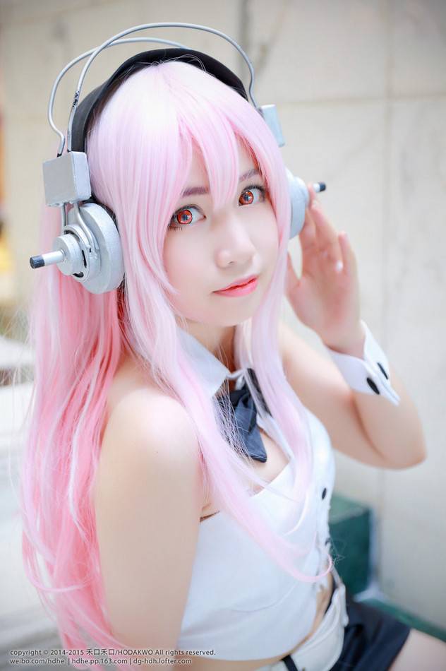 穿黑丝的超级索尼子cos图片