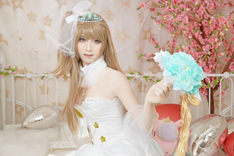 婚纱装南小鸟cosplay图片赏析