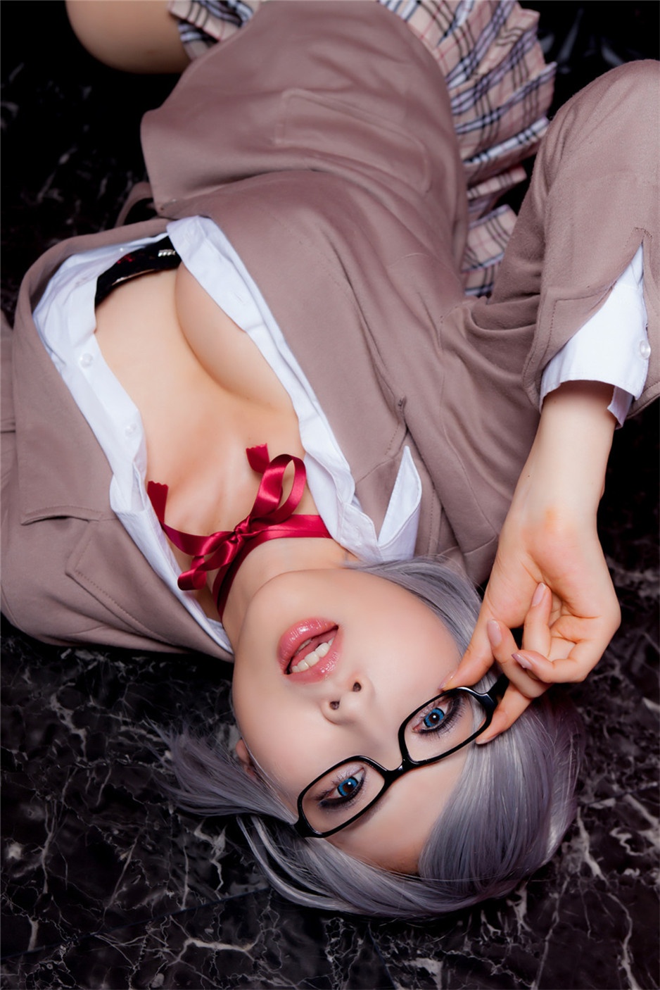 爆乳妹子cosplay性感诱惑写真