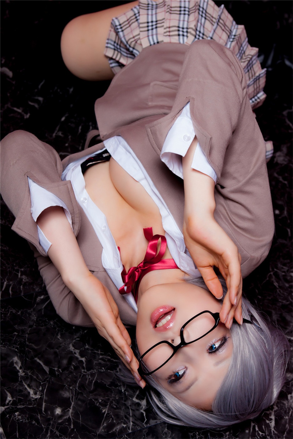 爆乳妹子cosplay性感诱惑写真