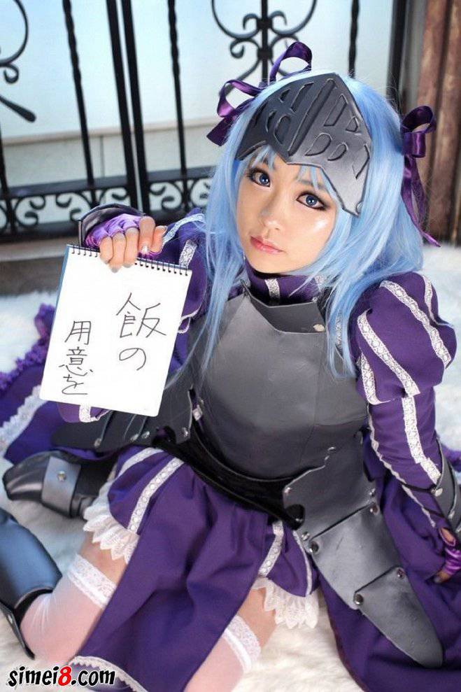 清纯美女Cosplay紫衣女战士图片