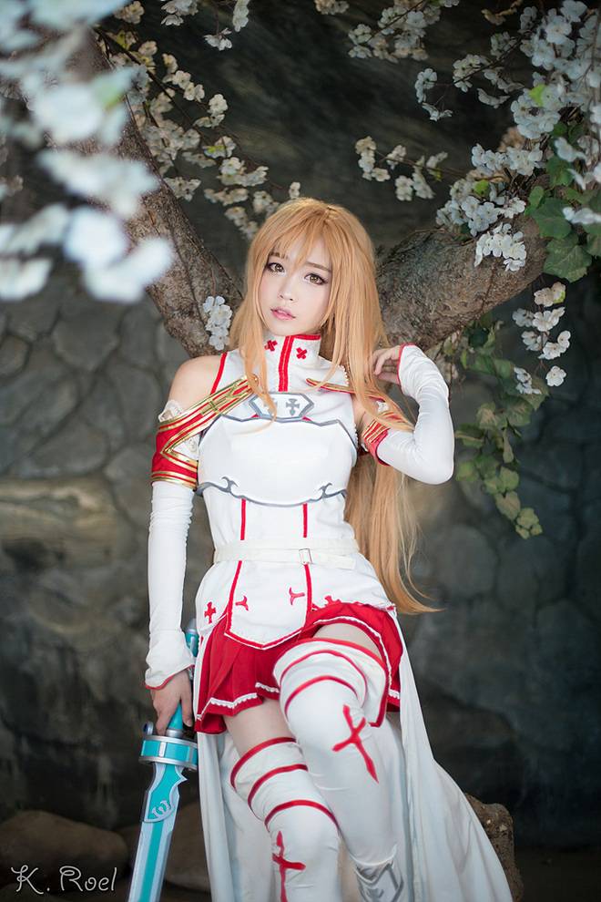 美女cosplay动漫人物亚丝娜图片