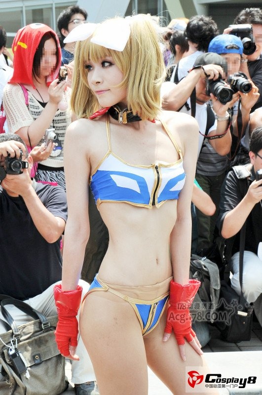 日本东京街头cosplay美女图片