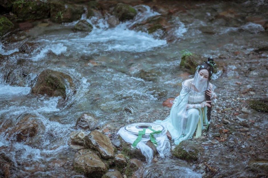神秘莫测的古装美女cos图片