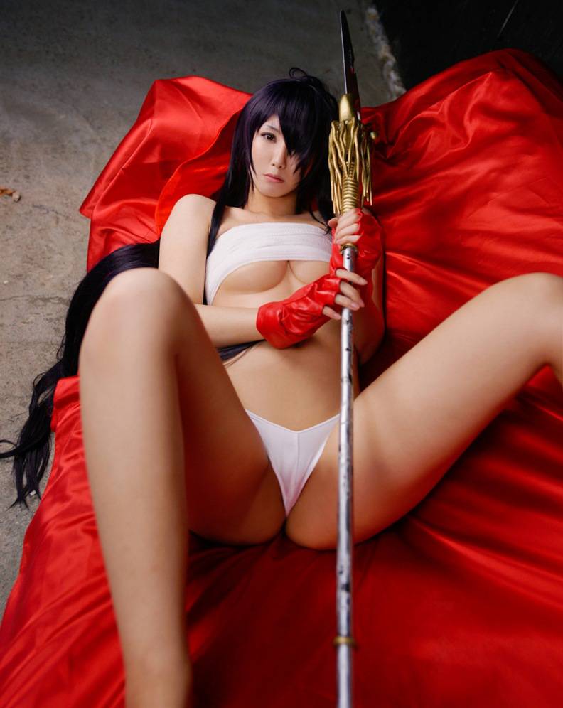 极品身材游戏美女cos图片