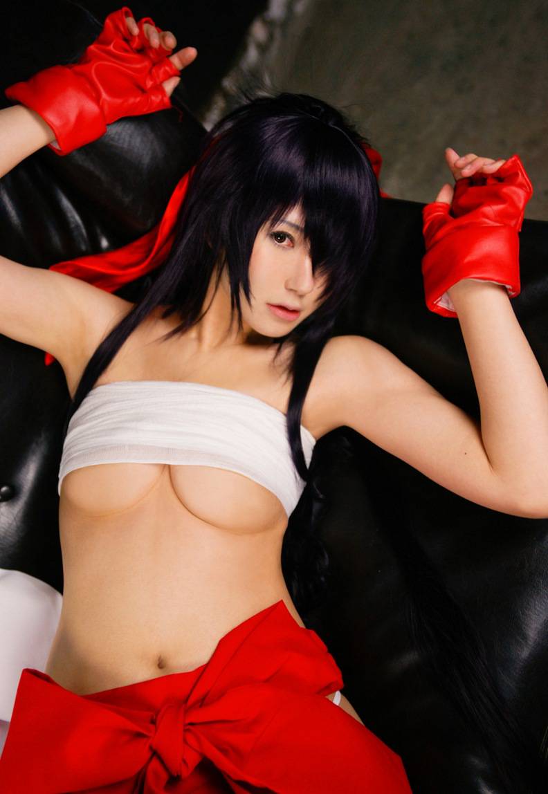 极品身材游戏美女cos图片