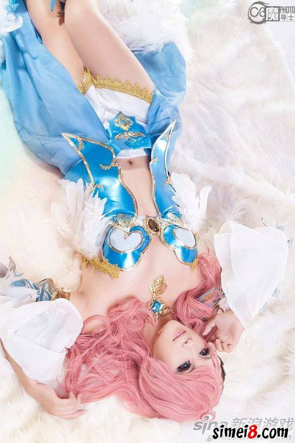 永恒之塔游戏高人气coser真人秀图片