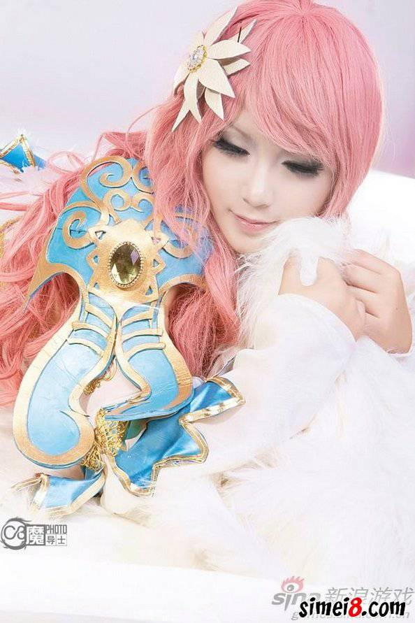 永恒之塔游戏高人气coser真人秀图片