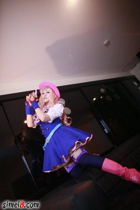 小梦cos雪莉露粉嫩诱惑图片