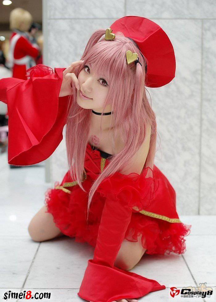 性感红裙美女Cosplay动漫图