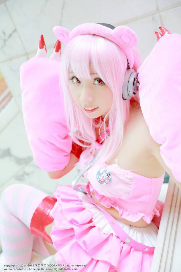 90后美少女张蕴仪Cosplay暴力熊图片