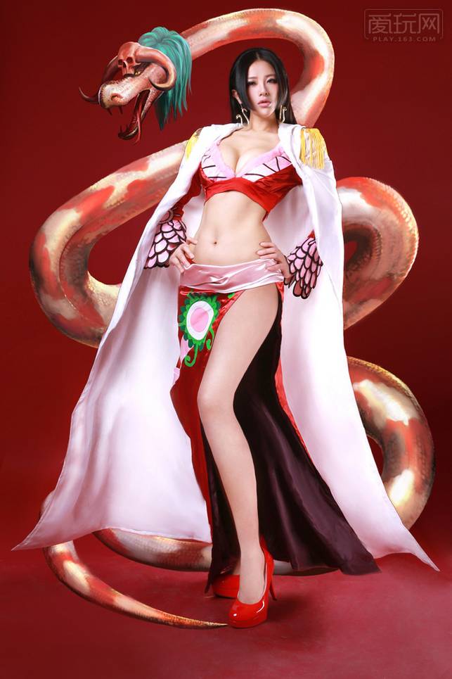 极品长发美女性感cospaly女帝蛇姬