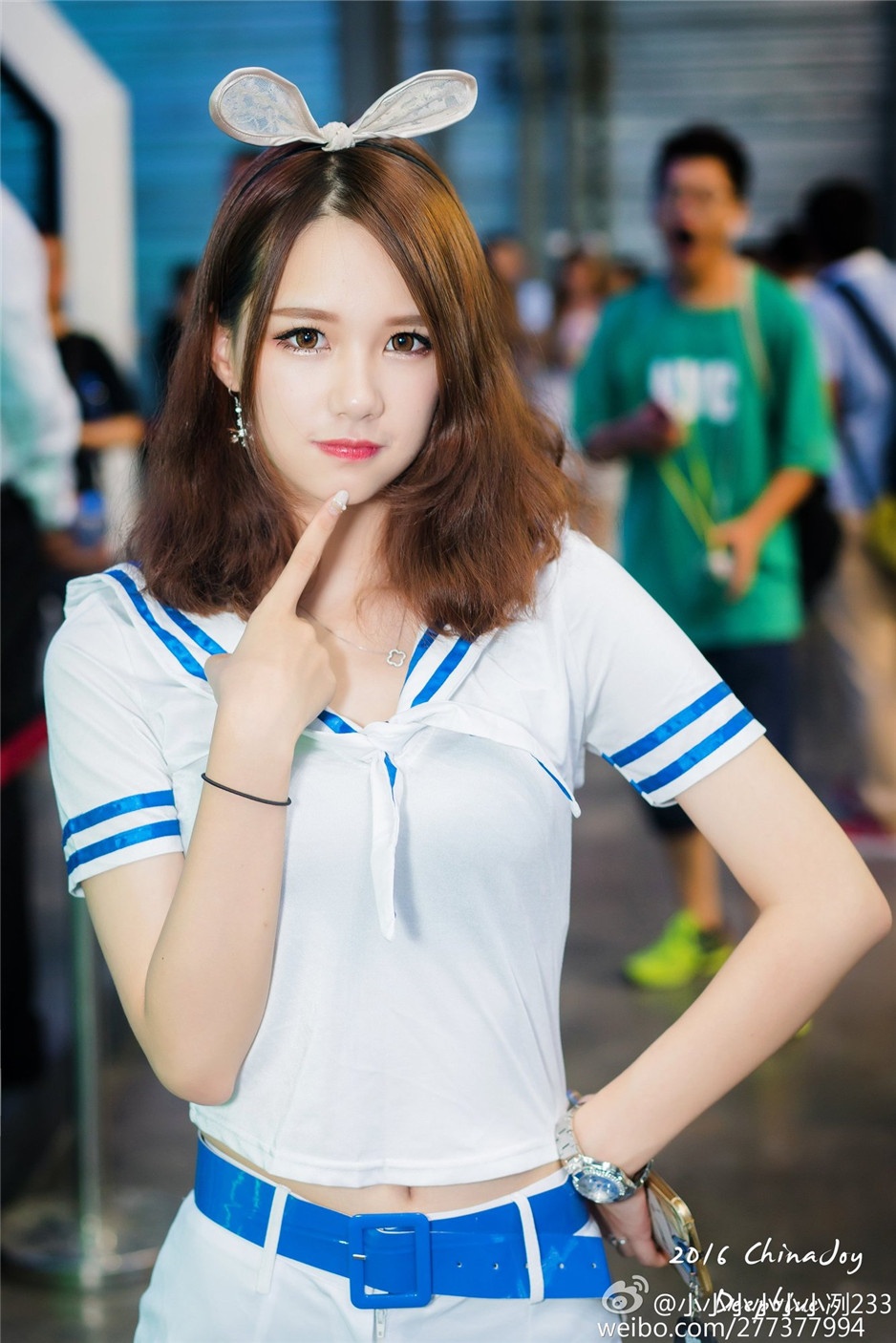 女主播小咧233百变cosplay美图大赏