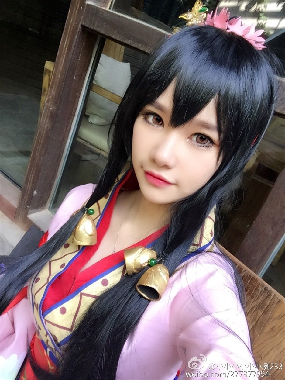 女主播小咧233百变cosplay美图大赏