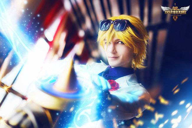 伊泽瑞尔cos乌克兰帅哥完美诠释