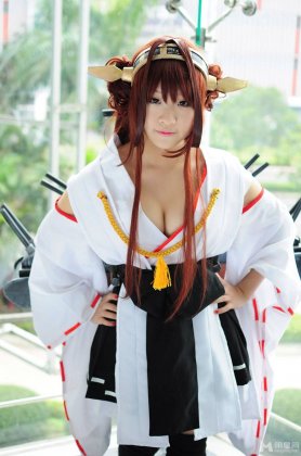 日本漫展性感coser秀丰满上围