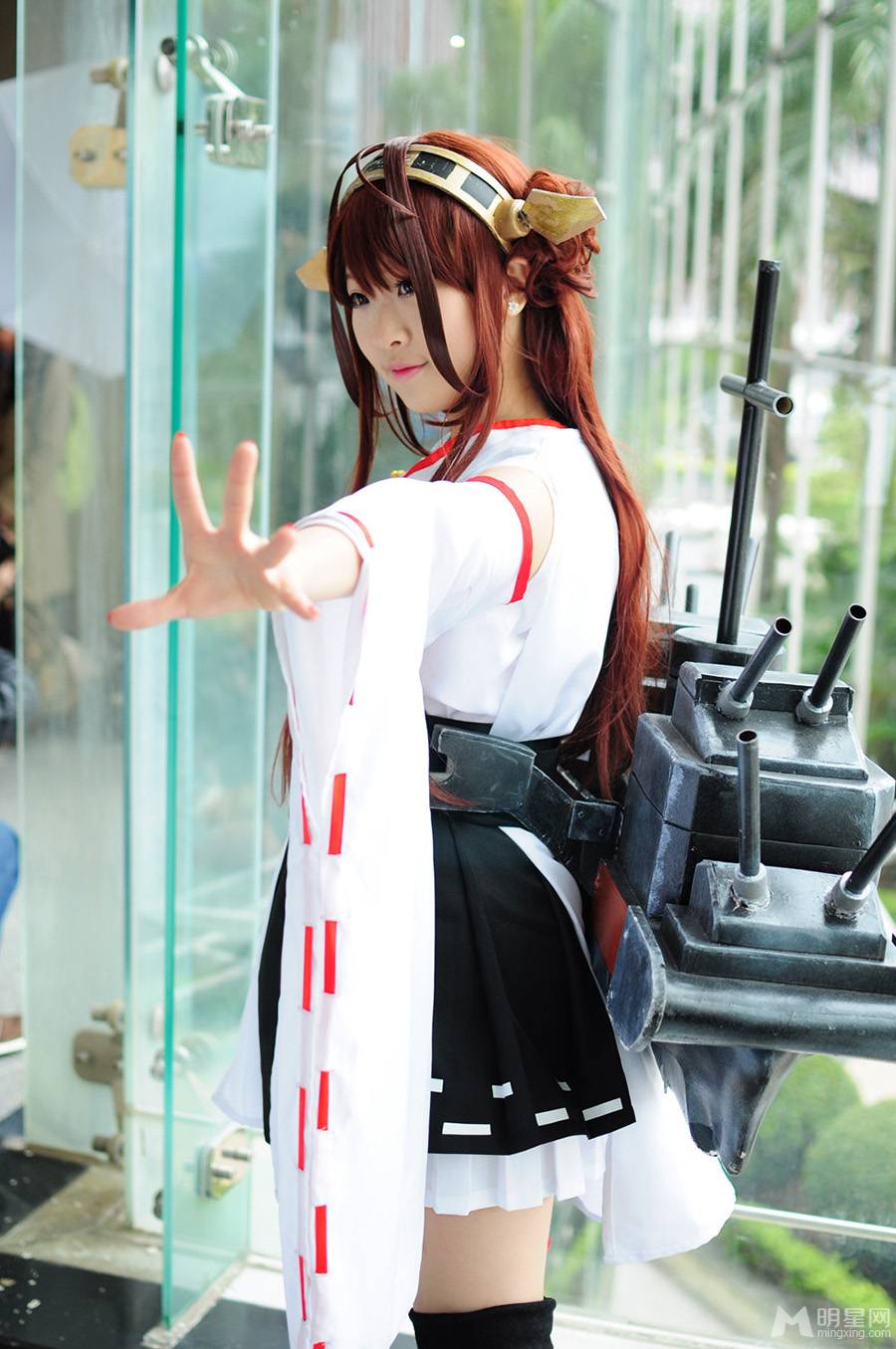 日本漫展性感coser秀丰满上围