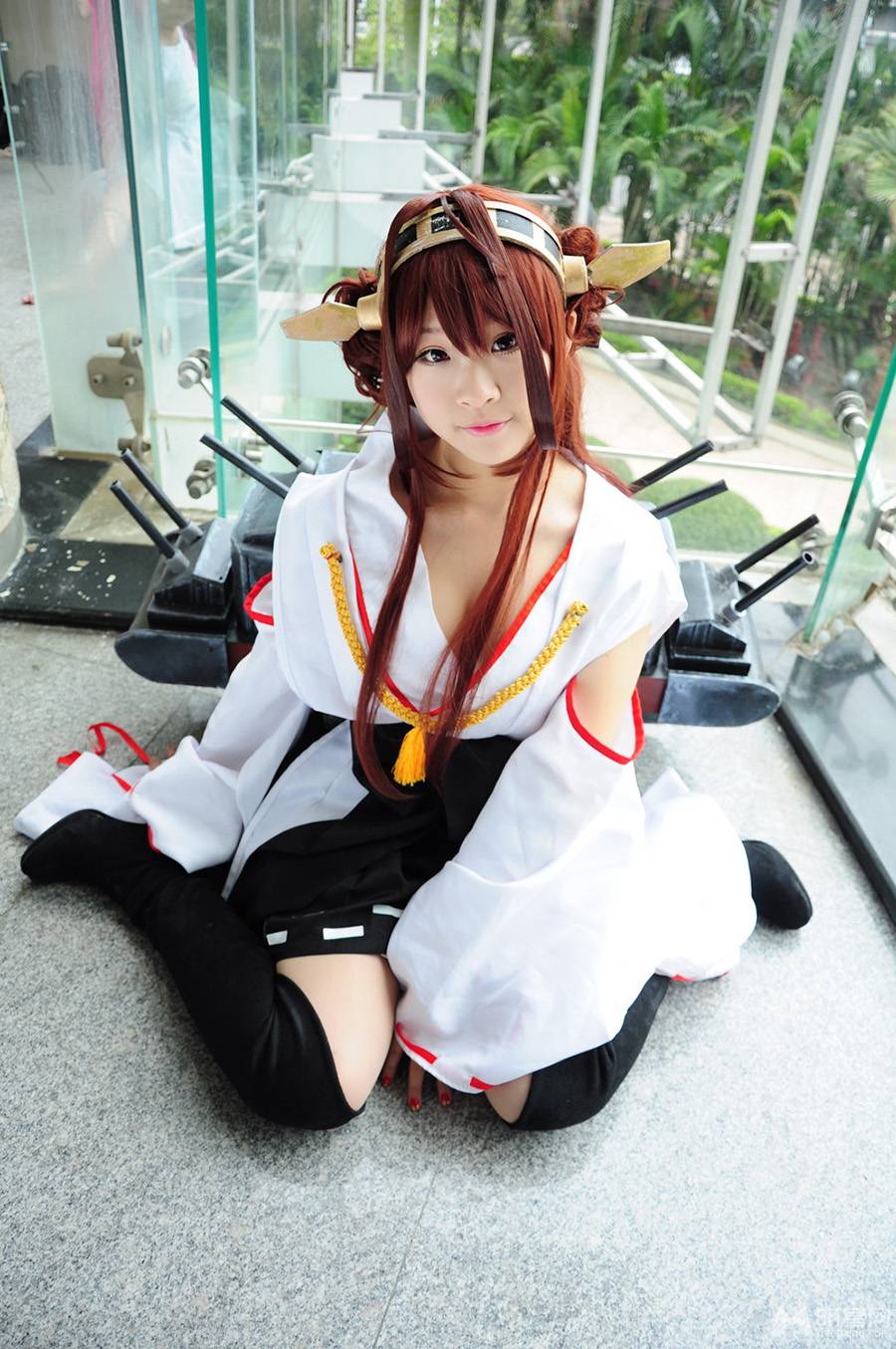 日本漫展性感coser秀丰满上围