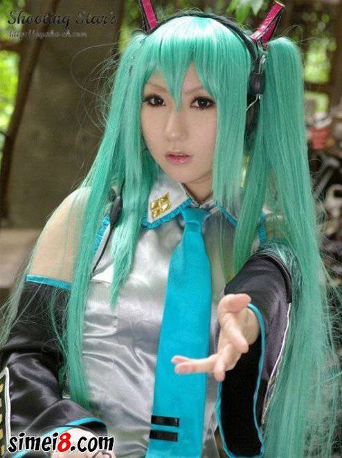 漂亮妹子演绎初音未来cosplay图片