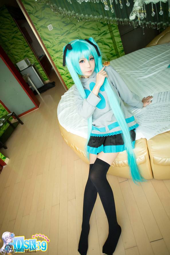 白嫩漂亮妹子清纯cos私房照