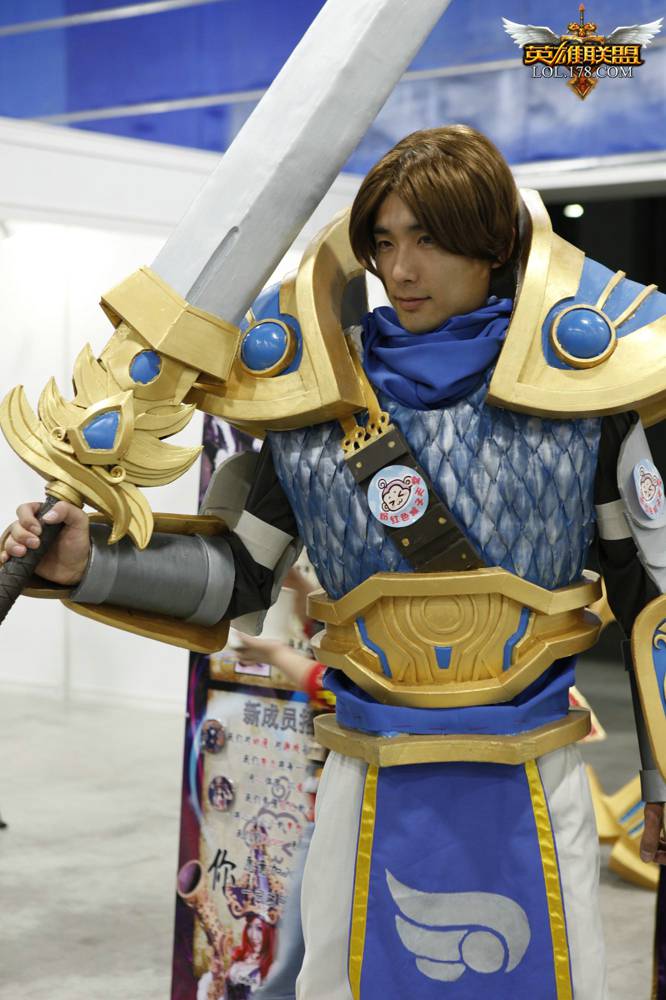 中国帅哥变身盖伦cos图片欣赏