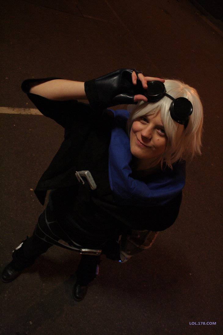 西班牙帅哥coser户外图片精选