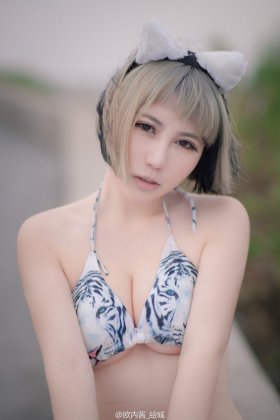 妹子x叉魅最新Cos角色扮演图片